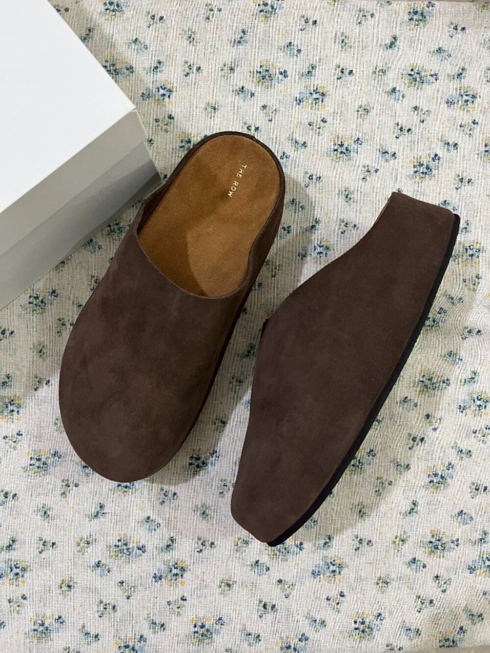 The Row Hugo Suede Mules Brown - Picture 5 of 9